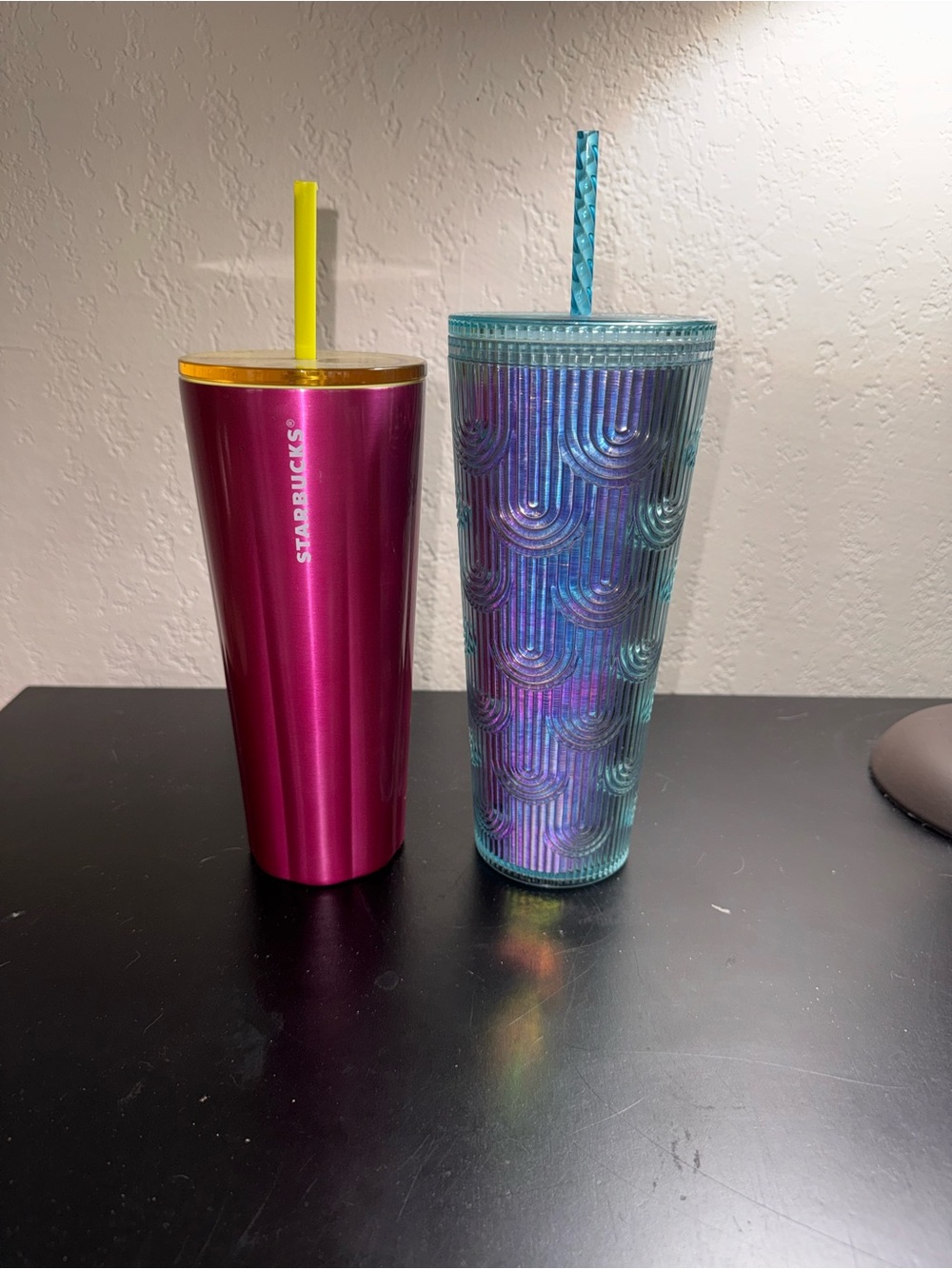 Set of 2 Starbucks cups